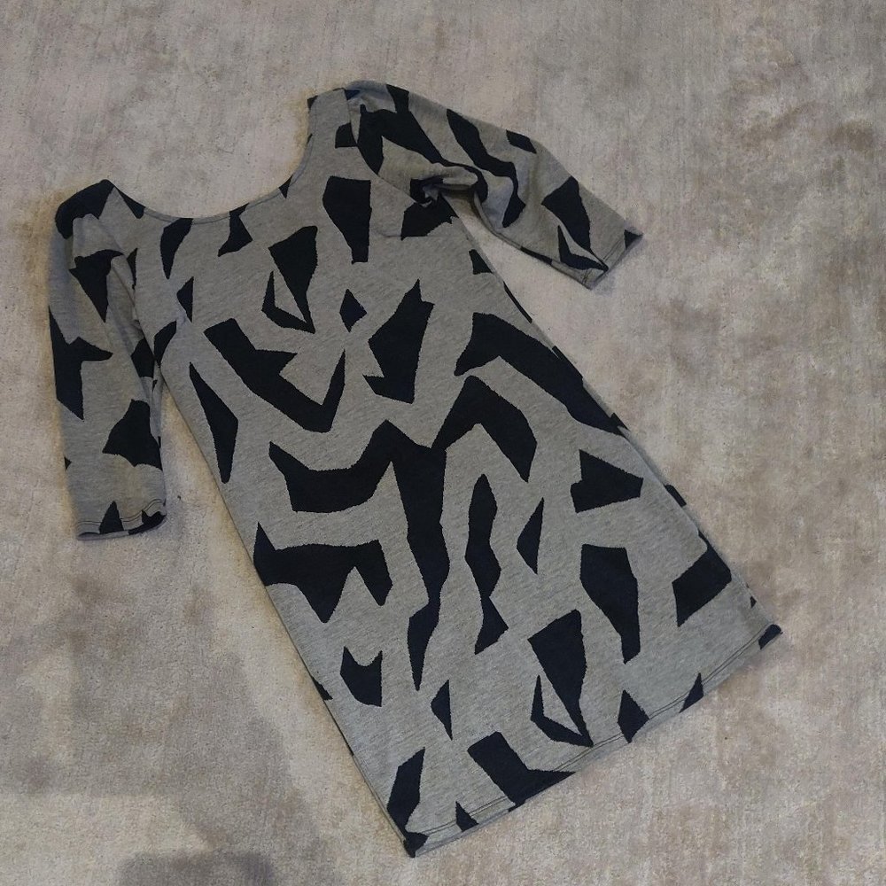 everly ⋆ mod shift dress M